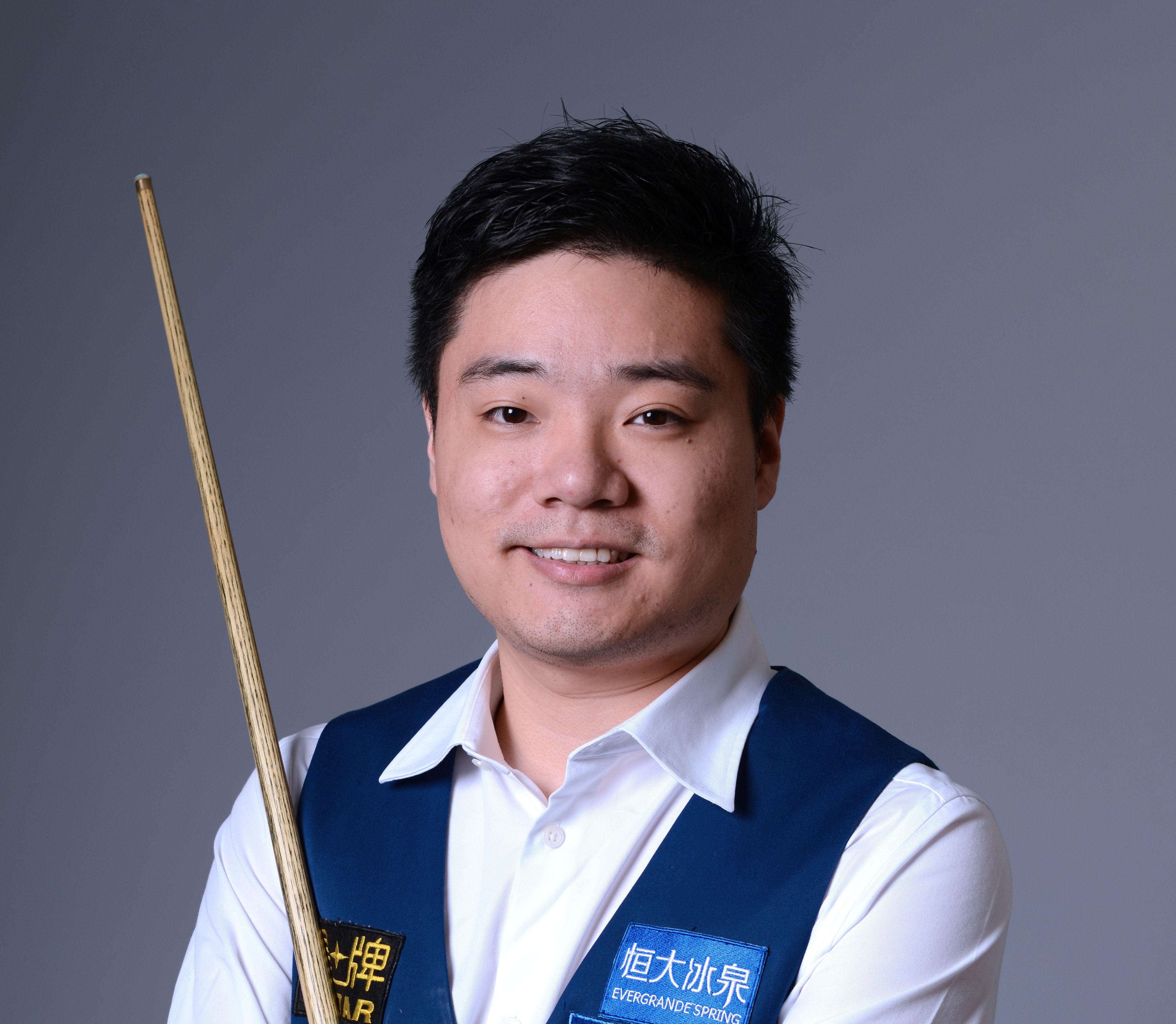 每当他踩上 每当他踩上