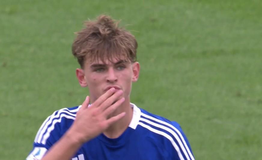 备受瞩目的 备受瞩目的